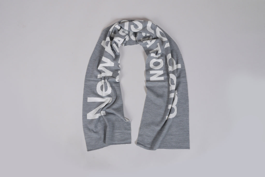 New Amsterdam Name Scarf grau