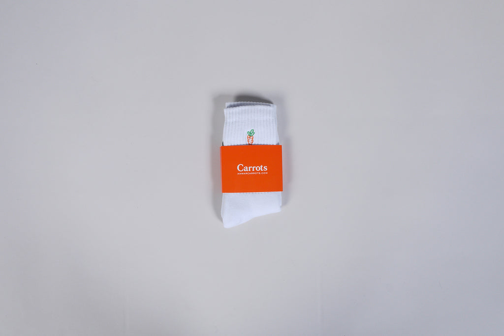 Signature Carrot Crew Socks white