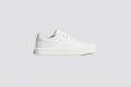 Cariuma Naioca all white canvas